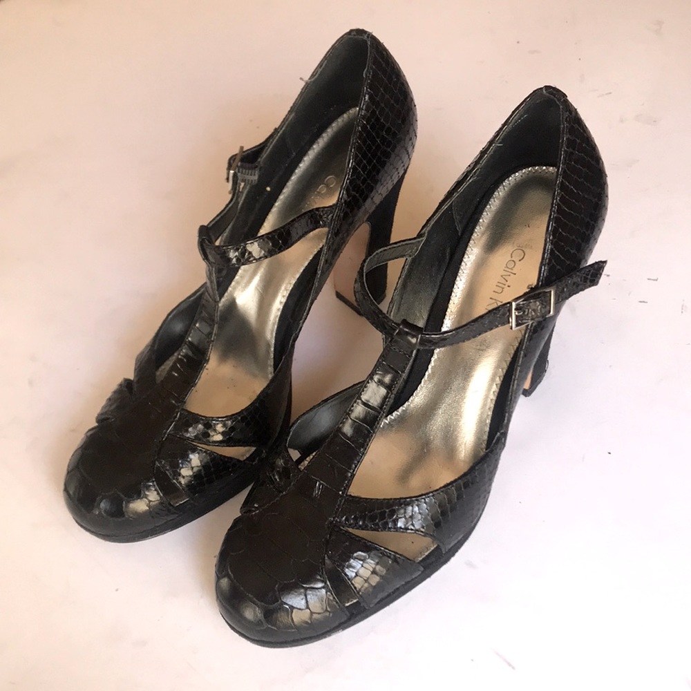 Calvin Klein Mary-Jane’s in 6.5